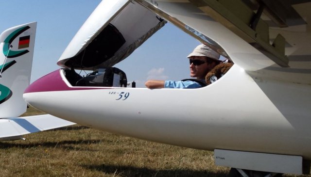 2015_08_04_02_Dennis_Cockpit_Zoom